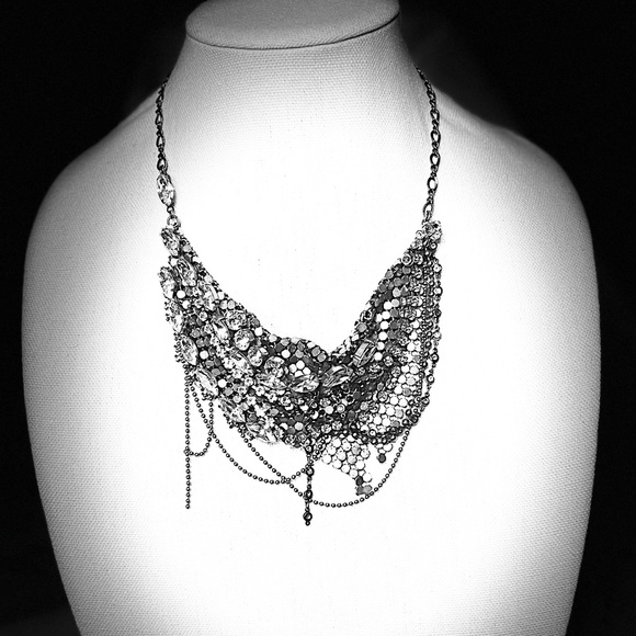 Designer Sorrelli Metal Mesh Swarovski Crystal antique Silver tone necklace - Picture 3 of 10